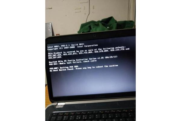 电脑开完机就卡死了