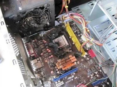 电脑主机爆炸焦了