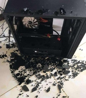 电脑主机爆炸焦了