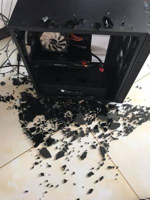 电脑主机爆炸焦了