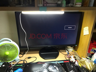 飞利浦电脑屏幕白屏