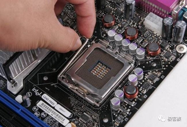 组装电脑主机cpu