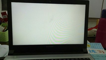 电脑白屏什么意思