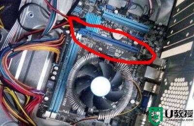 电脑显示屏坏了不亮