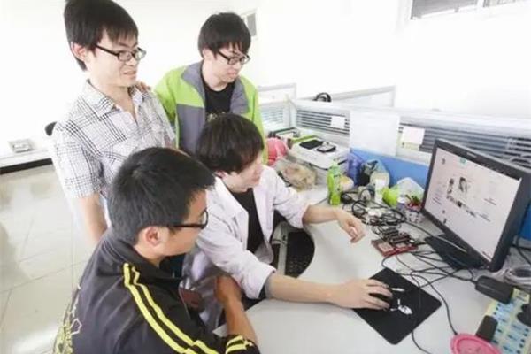 大学新生要买电脑吗
