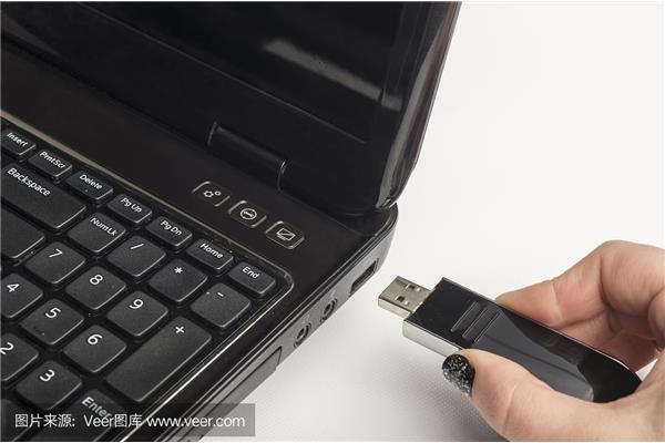 usb键盘插电脑哪