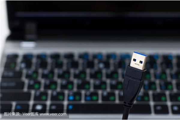 usb键盘插电脑哪