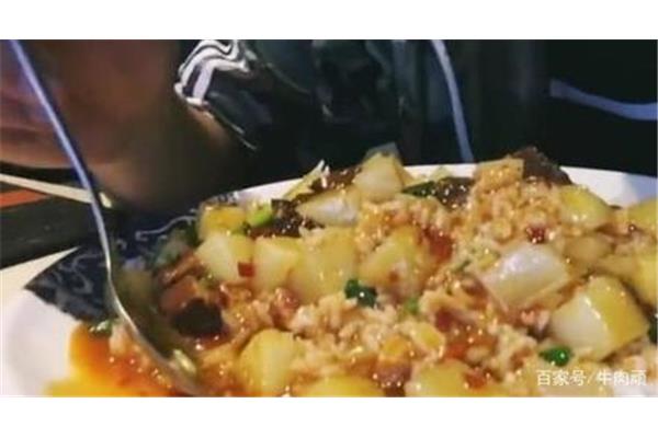 看电脑美食吃泡面