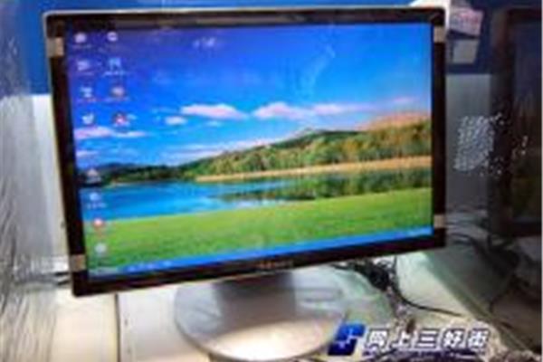 电脑液晶显示器有波纹